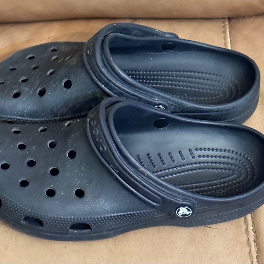 Crocs Clogs - Picture 6 of 8